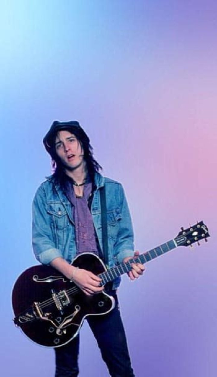 Izzy Stradlin Height, Weight, Net Worth, Age, Birthday, Wikipedia, Who, Nationality, Biography ·