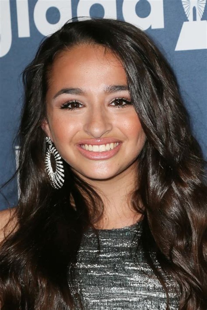 Jazz Jennings Bio, Boyfriend, Age, Ethnicity, Family, Brothers, Grandparents