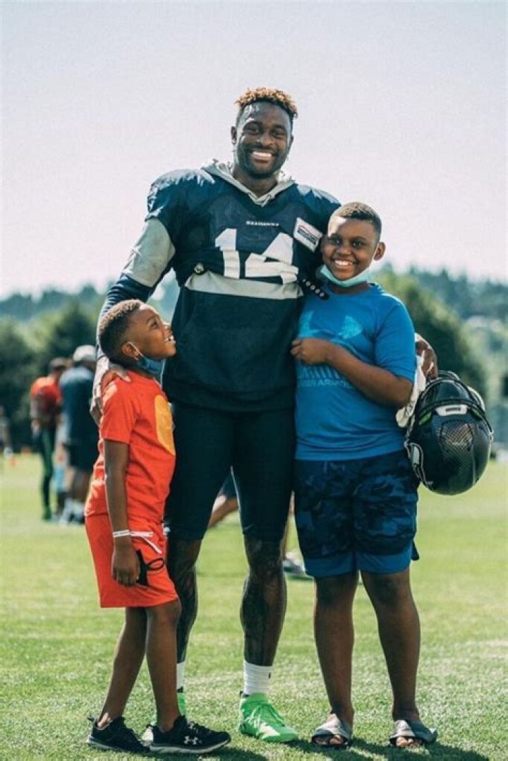 Unveiling The Sibling Connection: DK Metcalf's Brother Revealed
