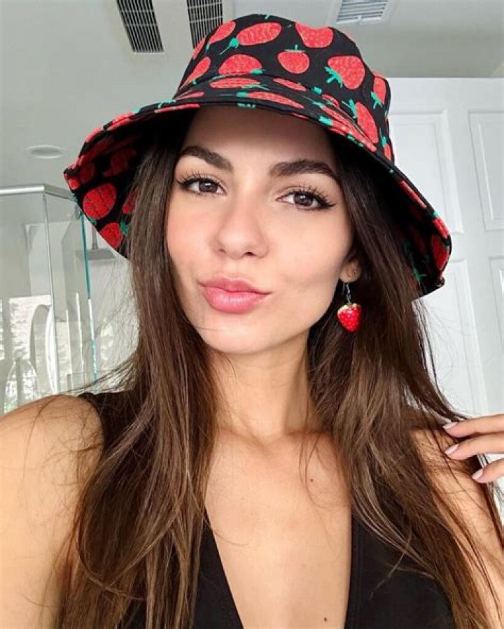Victoria Justice Age, Height, Dating, Boyfriend, Sister, Net worth, Ethnicity